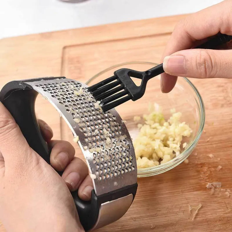 Press Crusher™: Manual Garlic Mincer & Chopping Tool