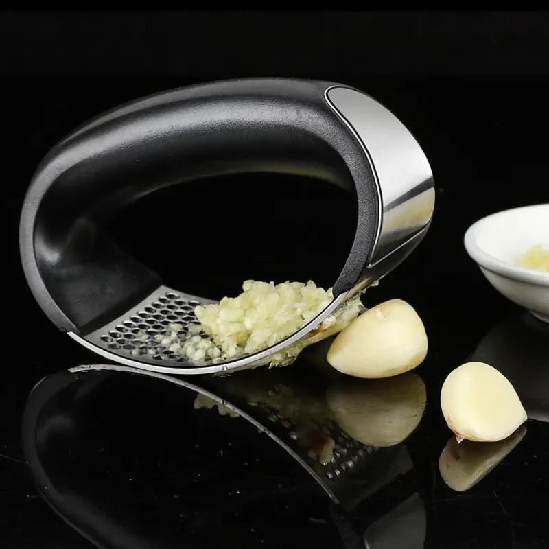 Press Crusher™: Manual Garlic Mincer & Chopping Tool